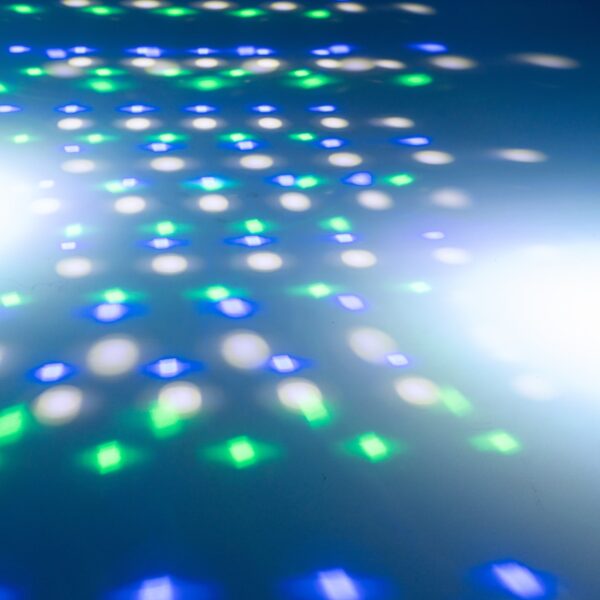 157042_-28_web